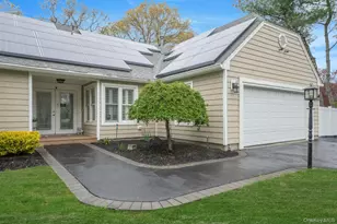 19 Ascot Pl, Coram, NY 11727 - Photo 3