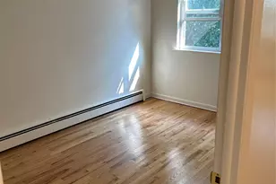 914 E 211th St, Bronx, NY 10469 - Photo 13