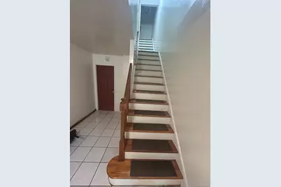 914 E 211th Street, Bronx, NY 10469 - Photo 9