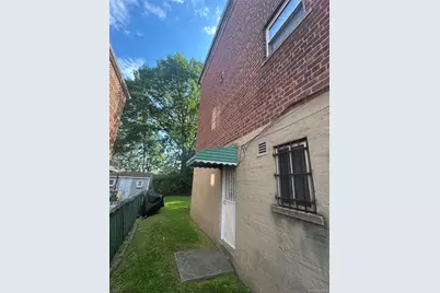 914 E 211th Street, Bronx, NY 10469 - Photo 3