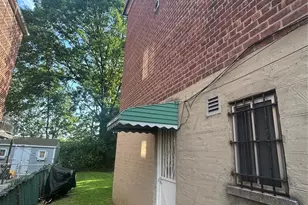 914 E 211th St, Bronx, NY 10469 - Photo 3