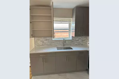 914 E 211th Street, Bronx, NY 10469 - Photo 21