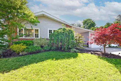 18 Shelter Hill Road, Plainview, NY 11803 - Photo 3