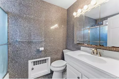 99 Norwood Avenue, Malverne, NY 11565 - Photo 9