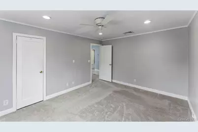 99 Norwood Avenue, Malverne, NY 11565 - Photo 17