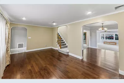 99 Norwood Avenue, Malverne, NY 11565 - Photo 3