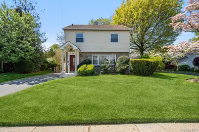 99 Norwood Avenue, Malverne, NY 11565 - Photo 11