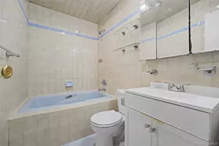 58-54 256th St, Little Neck, NY 11362 - Photo 15