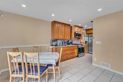 46 Stanwood Road, New Hyde Park, NY 11040 - Photo 11