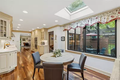 111 Dove Hill Drive, Manhasset, NY 11030 - Photo 7