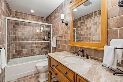 111 Dove Hill Drive, Manhasset, NY 11030 - Photo 11