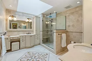 111 Dove Hill Dr, Manhasset, NY 11030 - Photo 9