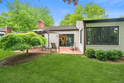 111 Dove Hill Drive, Manhasset, NY 11030 - Photo 17