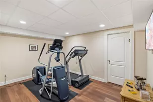 111 Dove Hill Dr, Manhasset, NY 11030 - Photo 15