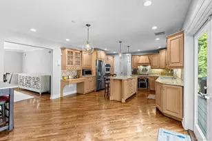 8 Drake Ln, White Plains, NY 10607 - Photo 17