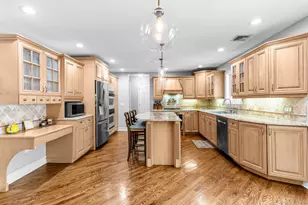 8 Drake Ln, White Plains, NY 10607 - Photo 15
