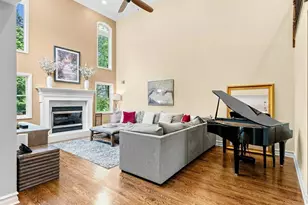 8 Drake Ln, White Plains, NY 10607 - Photo 9