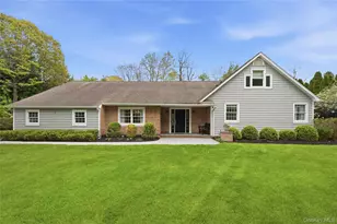 8 Brandywine Dr, Setauket, NY 11733 - Photo 3