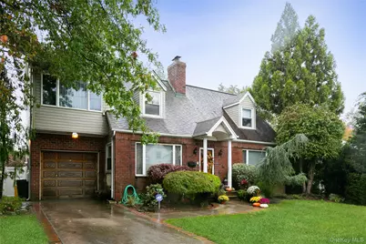 11 Avon Road, Hewlett, NY 11557 - Photo 1