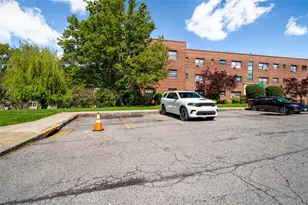 25 Shady Glen Ct, New Rochelle, NY 10805 - Photo 15