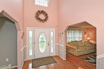 79 6th Avenue, Holtsville, NY 11742 - Photo 3
