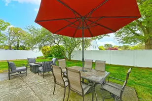 79 6th Ave, Holtsville, NY 11742 - Photo 25