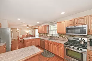 79 6th Ave, Holtsville, NY 11742 - Photo 9