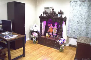 84-17 264th St, Floral Park, NY 11001 - Photo 5