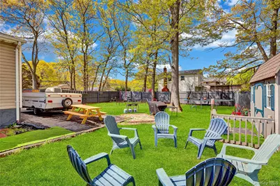 59 Dawn Drive, Shirley, NY 11967 - Photo 21