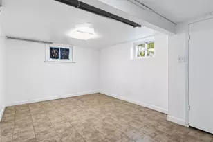 105-02 101st Rd, Ozone Park, NY 11416 - Photo 9