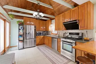 3-19 38th Rd, Douglaston, NY 11363 - Photo 13