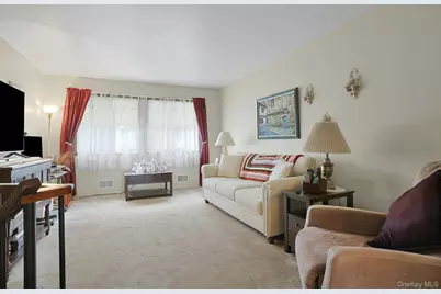 25 College Avenue #111, Nanuet, NY 10954 - Photo 11