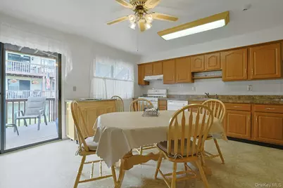 25 College Avenue #111, Nanuet, NY 10954 - Photo 7