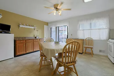 25 College Avenue #111, Nanuet, NY 10954 - Photo 9