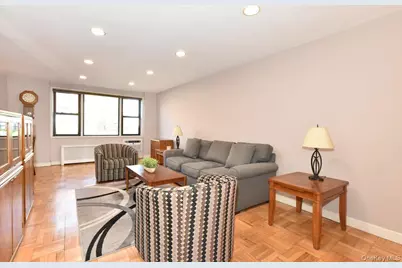 4 Birchwood Court #1N, Mineola, NY 11501 - Photo 3