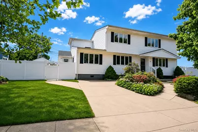 25 Whitetail Lane, Commack, NY 11725 - Photo 1