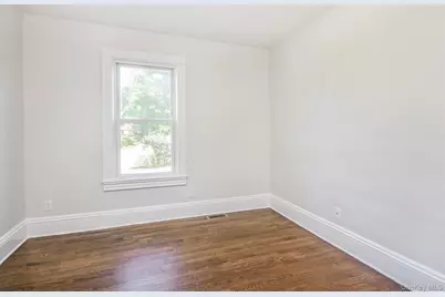 114 Sea Cliff Avenue #apt. 1, Glen Cove, NY 11542 - Photo 11