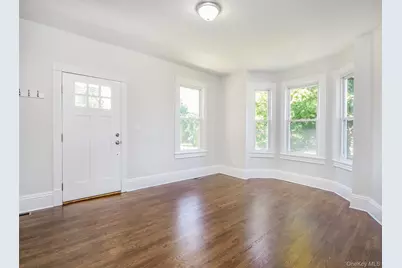 114 Sea Cliff Avenue #apt. 1, Glen Cove, NY 11542 - Photo 3