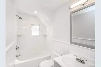 114 Sea Cliff Avenue #apt. 1, Glen Cove, NY 11542 - Photo 17
