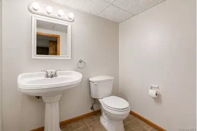89 Parliament Place, North Babylon, NY 11703 - Photo 15