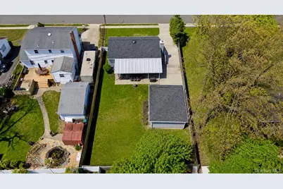 89 Parliament Place, North Babylon, NY 11703 - Photo 23