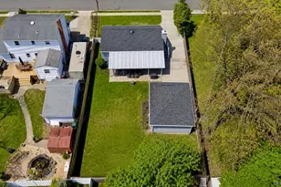 89 Parliament Pl, North Babylon, NY 11703 - Photo 23