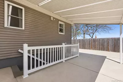 89 Parliament Place, North Babylon, NY 11703 - Photo 19