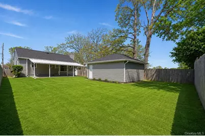 89 Parliament Place, North Babylon, NY 11703 - Photo 25