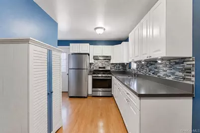 89 Parliament Place, North Babylon, NY 11703 - Photo 5