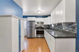 89 Parliament Pl, North Babylon, NY 11703 - Photo 5
