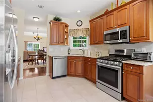 51 Eagle Cir, Bohemia, NY 11716 - Photo 17