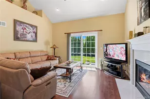 51 Eagle Cir, Bohemia, NY 11716 - Photo 11