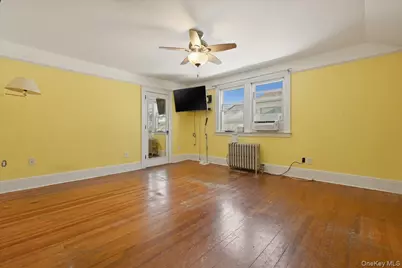8 Foster Place, Hempstead, NY 11550 - Photo 13