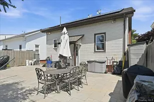8 Foster Pl, Hempstead, NY 11550 - Photo 21
